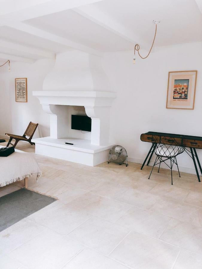 Domaine De Carraire Hotel Aix-en-Provence Room photo